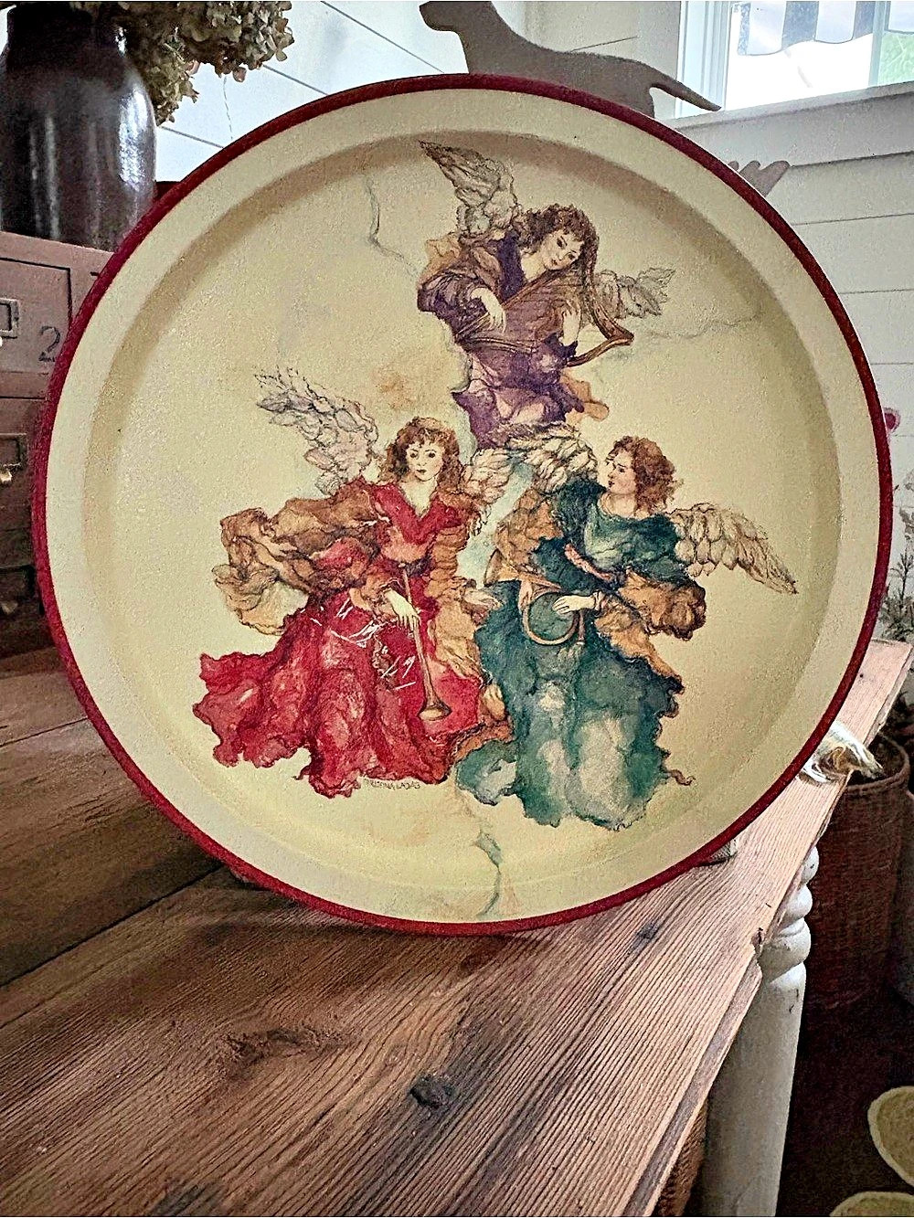 Potpourri Designs Round Angel Tray Red & Cream